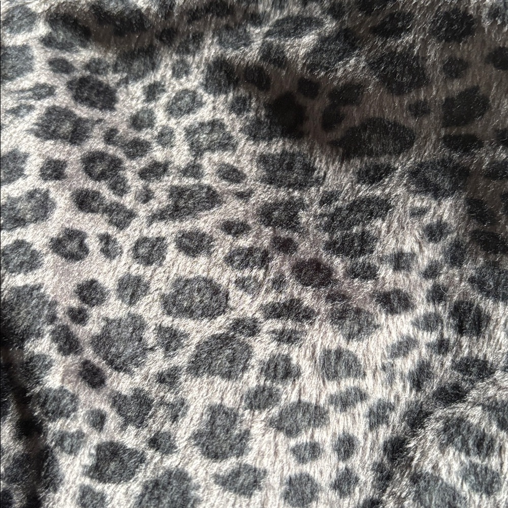 Romwe Black Distressed Denim Shorts with Studs & Leopard Patch - Picture 3 of 6